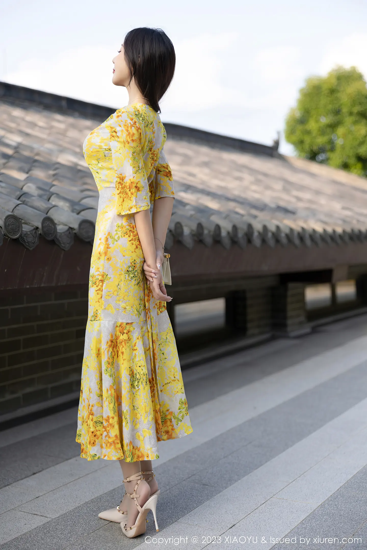 图片[4]-[XiaoYu画语界]Vol.1043 女神王馨瑶yanni脱连衣长裙露白色蕾丝内衣秀曼妙身姿诱惑写真90P-秀人网官方网站